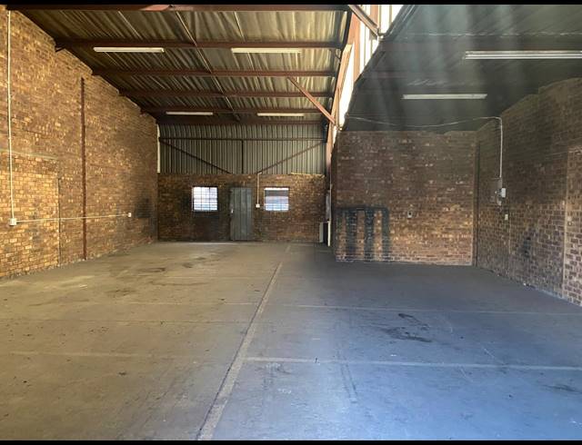 187M² WAREHOUSE TO LET IN WADEVILLE